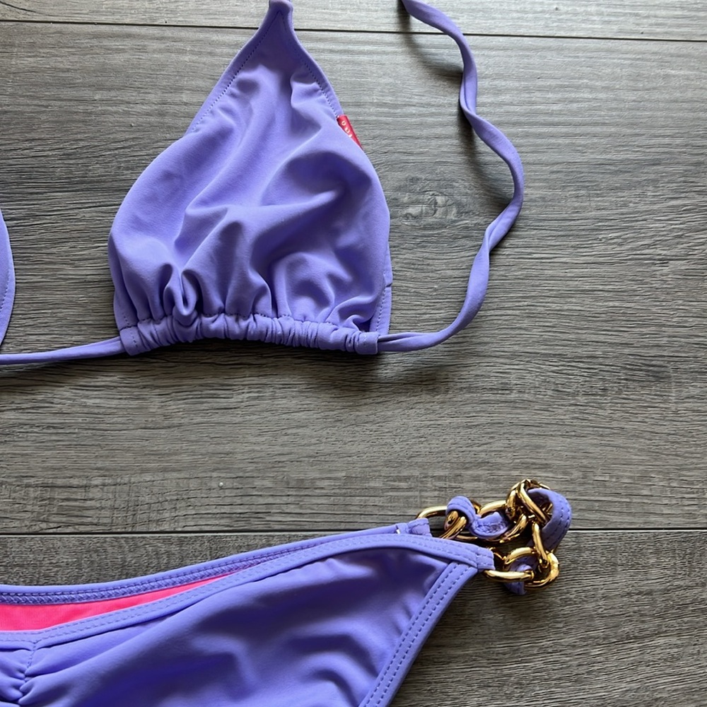 Bikinis - Picture 7 of 10